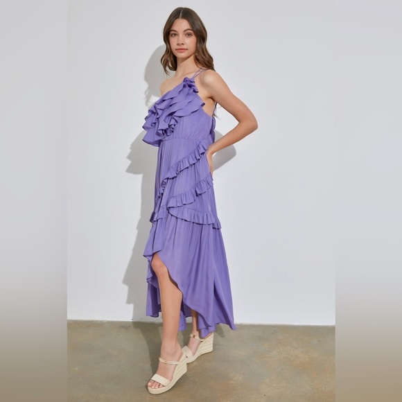 Petal & pup ruffle one shoulder side slit maxi dress nwot - Picture 3 of 5